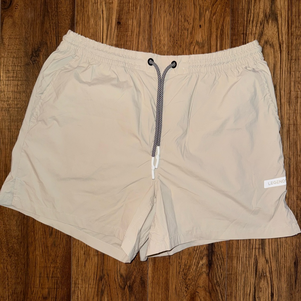 Legends Lennox Large Beige Shorts NWOT